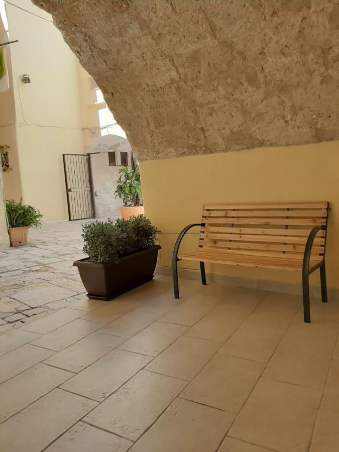 Al Sottano 19 Apartment Bari Luaran gambar